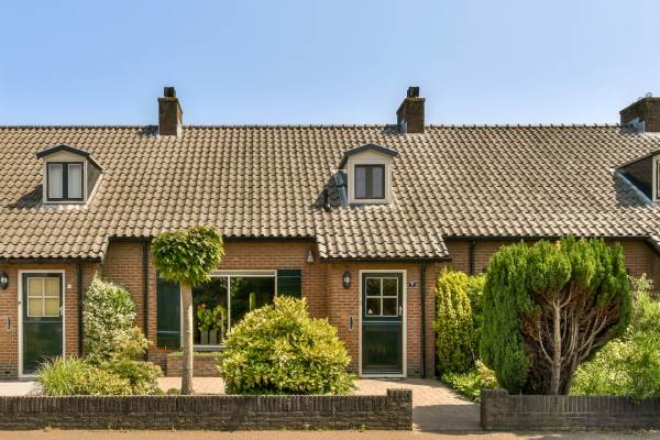 Woning Koningin Julianastraat 6 Huizen