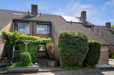 Woning Stenen-bogerd 11 Hendrik-Ido-Ambacht