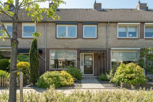 Woning Larikslaan 5 Sleeuwijk - Oozo.nl