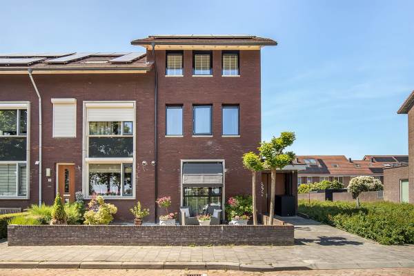 Woning Valeriaan 49 Puttershoek