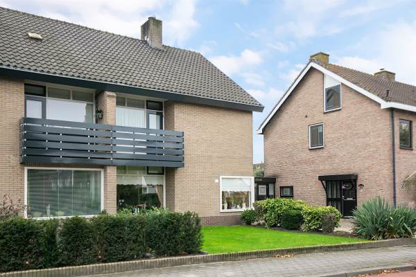 Woning Van Dijkhuizenstraat 31 Nijkerkerveen