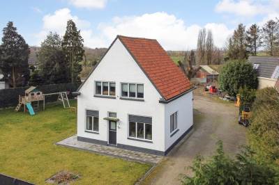 Woning Pastoor van Breugelstraat 10 Bosschenhoofd