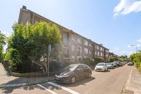 Woning Anthony van Dijcklaan 38 Baarn