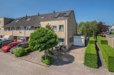 Woning Mia van der Wall-Duyvendakstraat 9 Spijkenisse