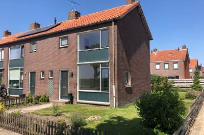 Woning Burgemeester van der Veenweg 8 Ossenzijl