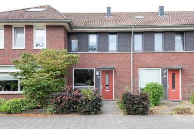 Woning Burgemeester van Dijkstraat 21 Veen