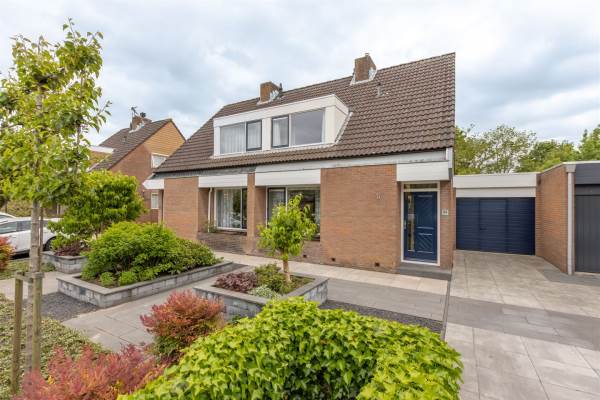 Woning Van den Boetzelaerlaan 34 Langerak