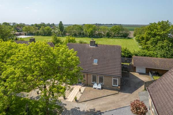 Woning Ds. Veenstraat 21 Nij Altoenae