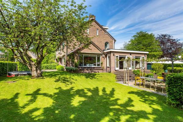 Woning van Ostadelaan 18 Naarden