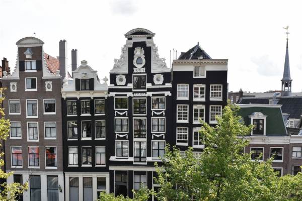 Woning Oudezijds Voorburgwal 2483 Amsterdam