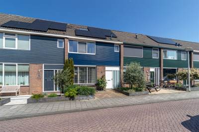 Woning Lijsterbesstraat 14 Roelofarendsveen