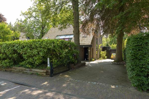Woning Kerklaan 36 Laren (NH)