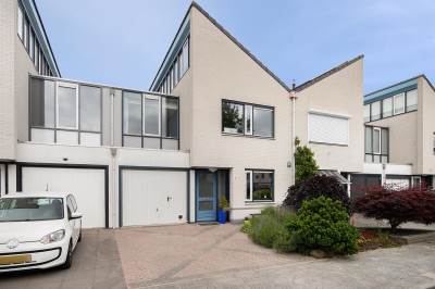 Woning Henk Steenbeekhof 11 Kampen