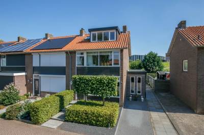 Woning Wethouder Van den Bergplein 12 Bergambacht