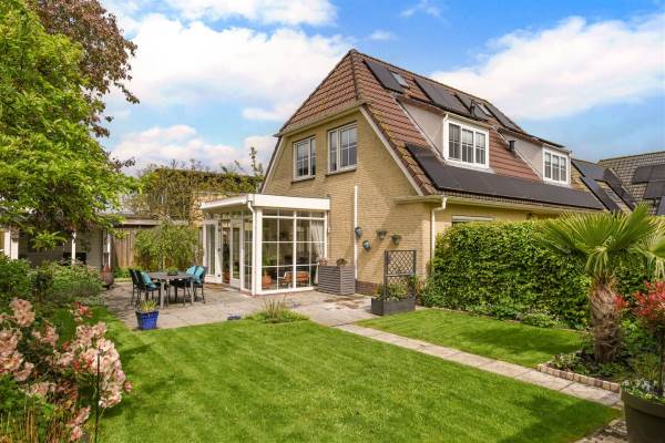 Woning Marga Klompéhof 4 Huizen