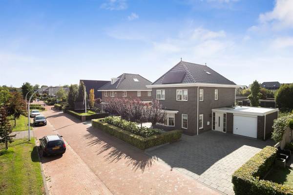 Woning Beringhage 4 Emmeloord