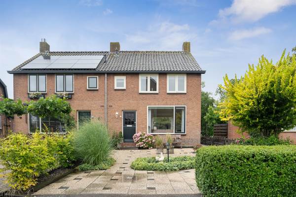 Woning Noordeinde 82a Aarlanderveen