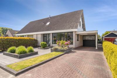 Woning Douwe van Glinsstrjitte 11 Dronryp