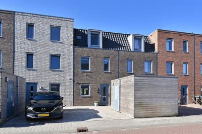 Woning Pieter van Velzenhof 7 Weesp