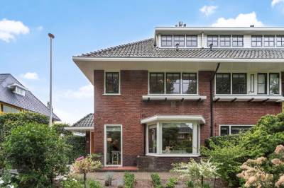 Woning van der Helstlaan 22 Naarden