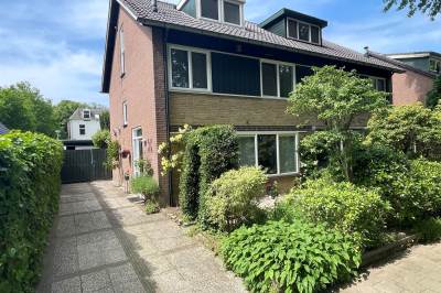 Woning Ursula van Raesfeltlaan 1 De Steeg