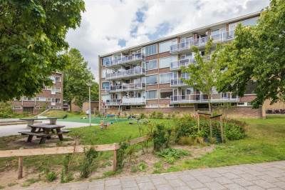 Woning Julianaplantsoen 142 Diemen