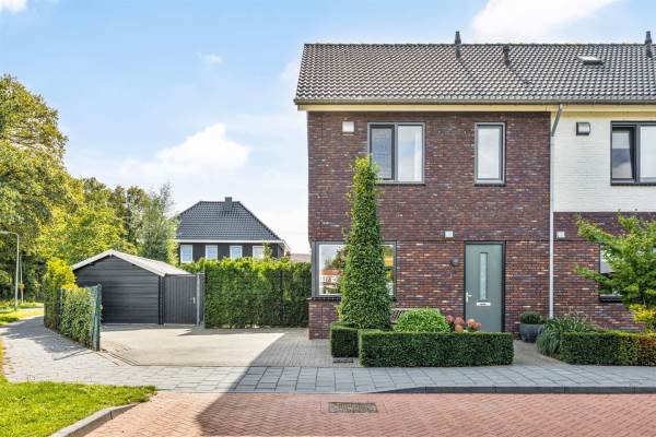Woning Van Lunterenstraat 61 Almelo