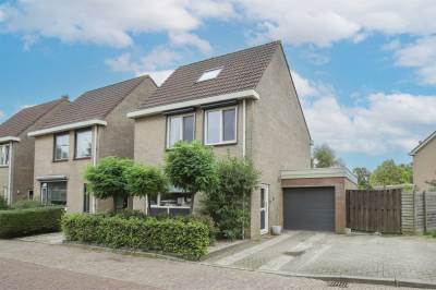 Woning Esdoornstraat 88 's-Gravenpolder