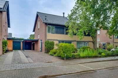 Woning Ursula van Raesfeltlaan 9 De Steeg