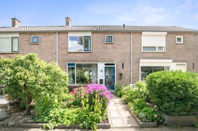 Woning van der Doeslaan 37 Maasdam