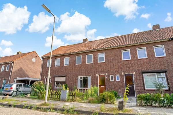 Woning Admiraal de Ruijterstraat 6 Roosendaal