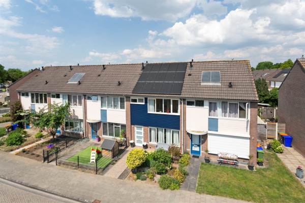 Woning Burgemeester Krijgsmangeerde 12 Raamsdonksveer