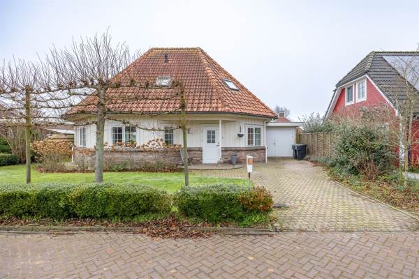 Woning De Pollen 8 Warffum