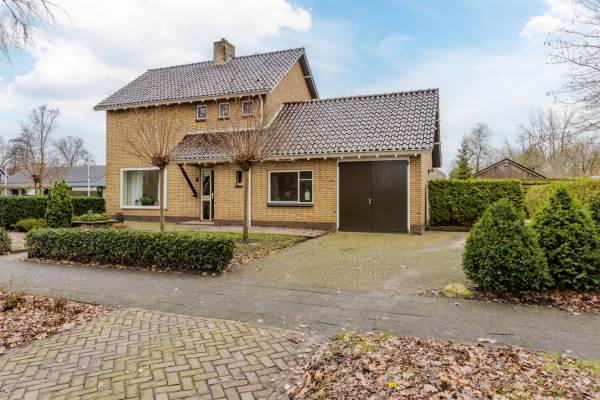 Woning Badlaan 4 Surhuisterveen