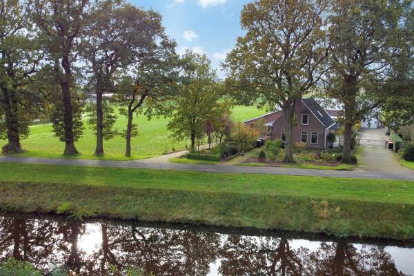 Woning Oranjekanaal ZZ 8a Wezuperbrug