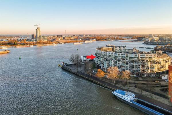 Woning Venetiëhof 82 Amsterdam