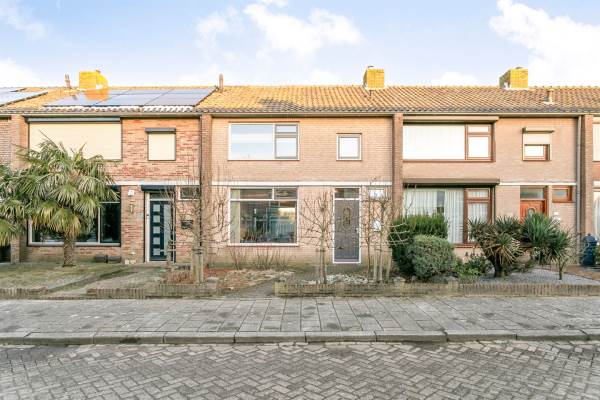 Woning Rector de Kortstraat 16 Halsteren