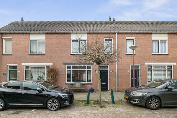 Woning A. van Spronsenstraat 63 Den Haag