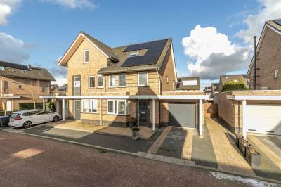 Woning Plaggenweide 15 Hellevoetsluis