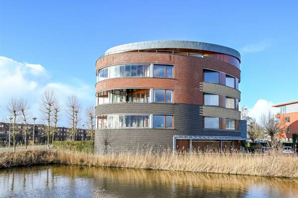 Woning L. Springerstraat 104 Velserbroek