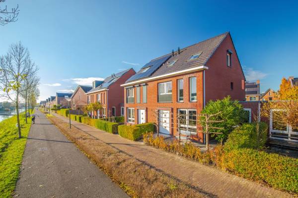 Woning Via Alosta 81 Elst (GE)