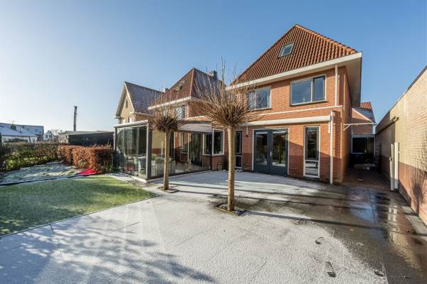 Woning Saffierlaan 27 Rhoon
