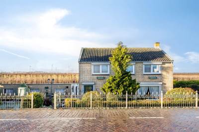 Woning Bloemendaalse Zeedijk 51 Zevenbergschen Hoek (Gem. Moerdijk)