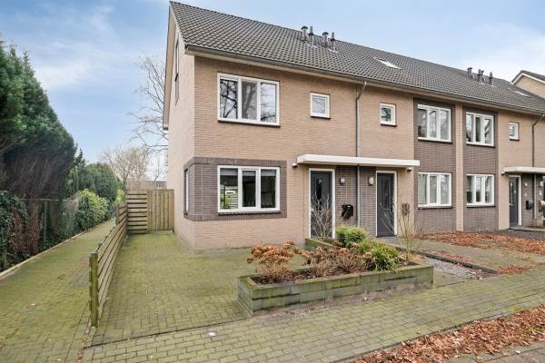 Woning Schuurmansweg 15 Nijeveen