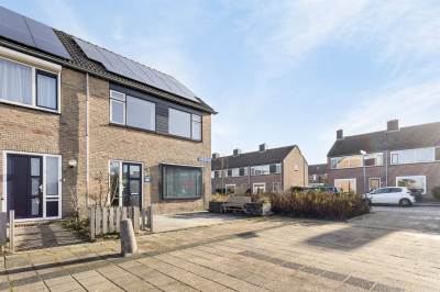 Woning Nicolaas Beetslaan 2 Roelofarendsveen