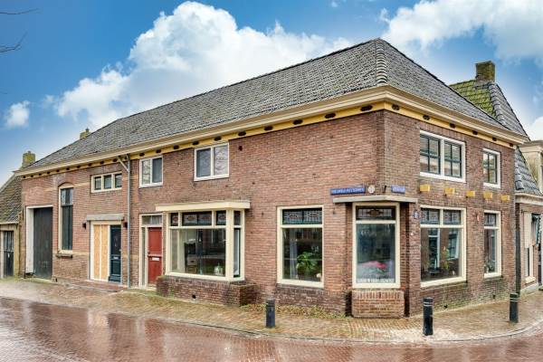Woning Voorstraat 1 Tzum