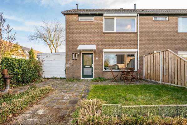 Woning Karveel 1590 Lelystad