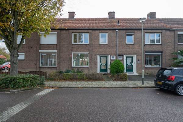 Woning Pastoor van Eijsstraat 33 Geleen
