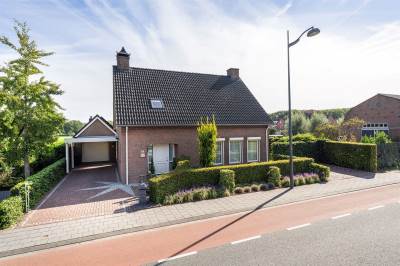 Woning Pastoor van Breugelstraat 15 Bosschenhoofd