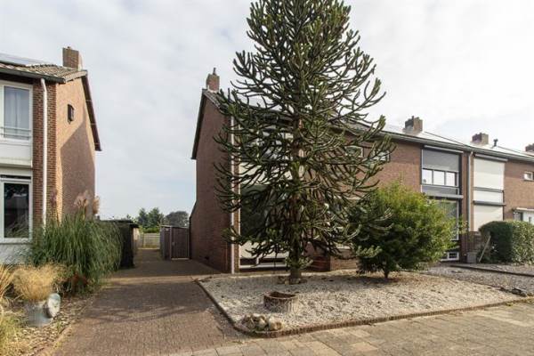 Woning Bloemenplein 5 Echt
